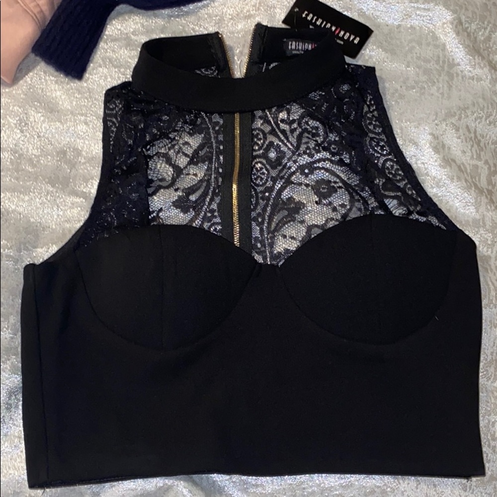 FASHION NOVA CHOKER CROP TOP 🖤